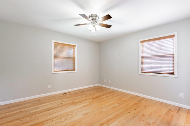 5813 Twickingham Drive, Evansville, IN 47711
