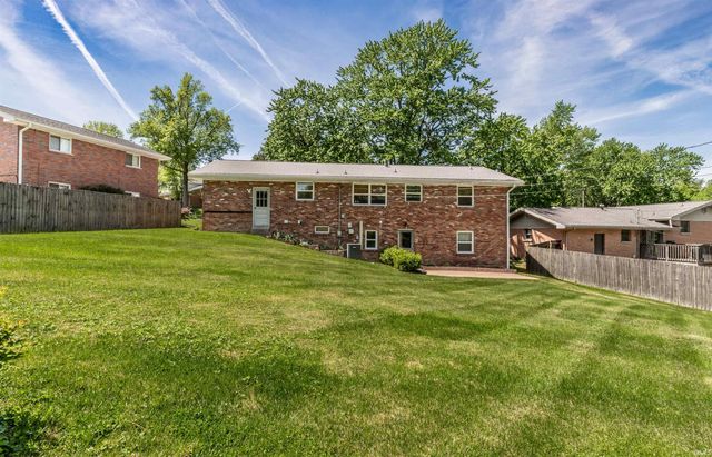 5813 Twickingham Drive, Evansville, IN 47711