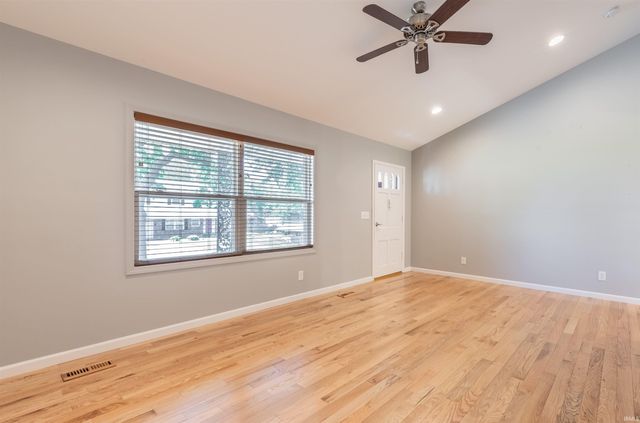 5813 Twickingham Drive, Evansville, IN 47711