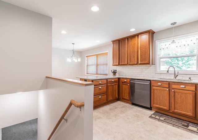 5813 Twickingham Drive, Evansville, IN 47711