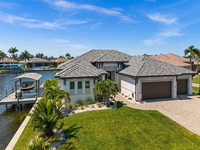 5201 Skylark Ct, Cape Coral, FL 33904