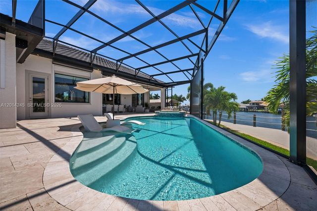 5201 Skylark Ct, Cape Coral, FL 33904