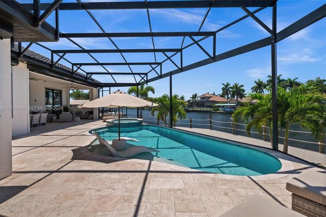 5201 Skylark Ct, Cape Coral, FL 33904