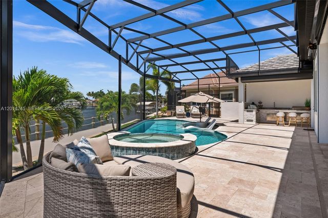 5201 Skylark Ct, Cape Coral, FL 33904