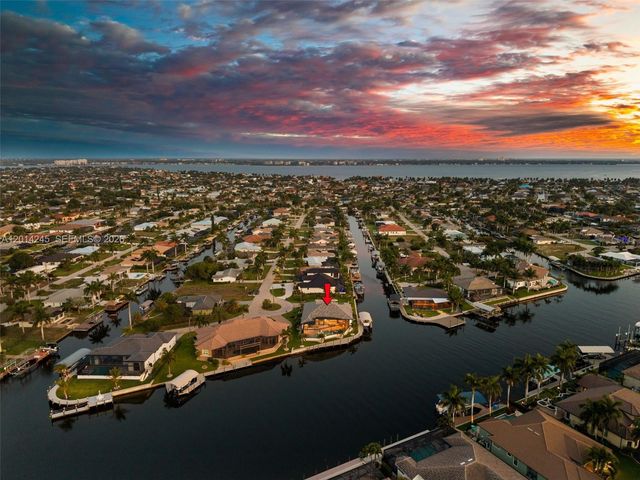 5201 Skylark Ct, Cape Coral, FL 33904