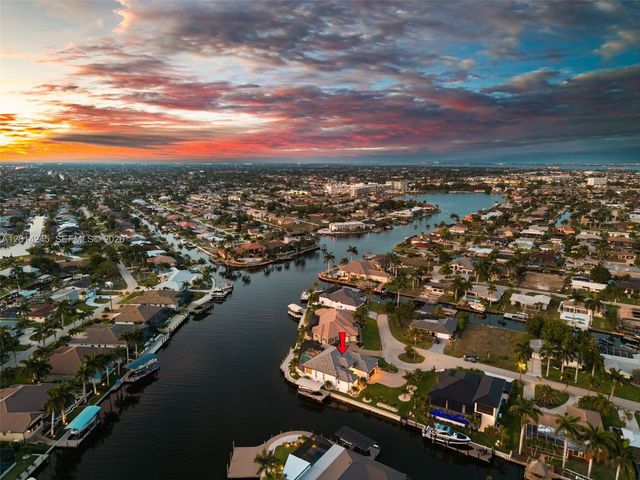 5201 Skylark Ct, Cape Coral, FL 33904