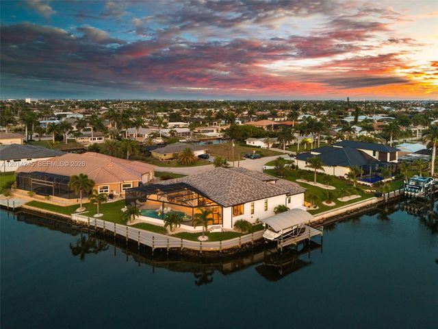 5201 Skylark Ct, Cape Coral, FL 33904
