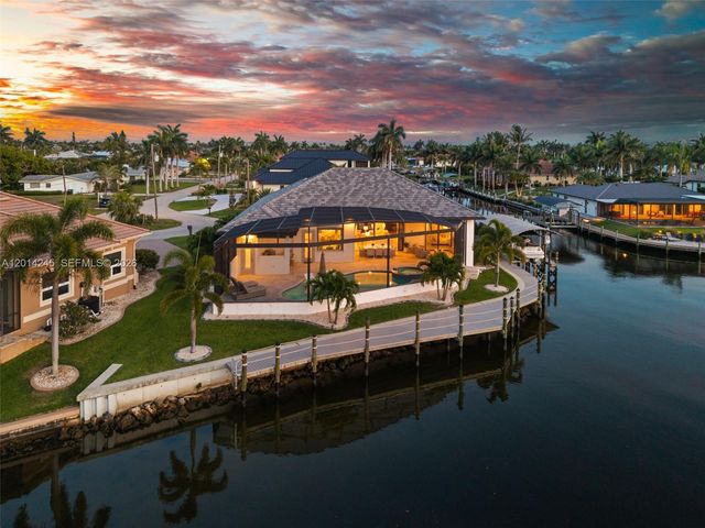 5201 Skylark Ct, Cape Coral, FL 33904