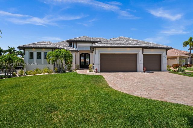 5201 Skylark Ct, Cape Coral, FL 33904