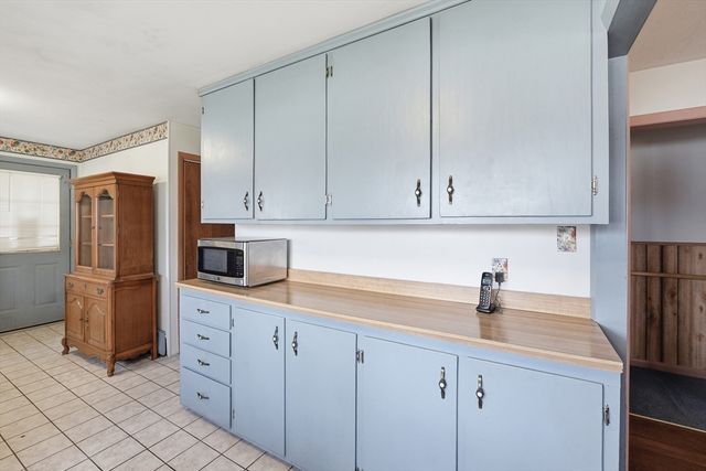 3 Amherst St, Grafton, MA 01536