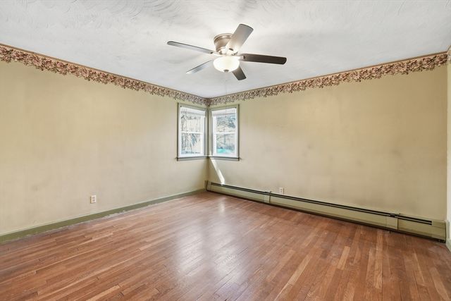 3 Amherst St, Grafton, MA 01536