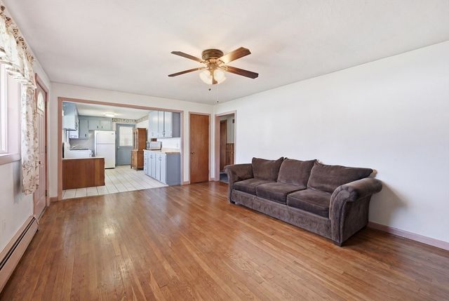 3 Amherst St, Grafton, MA 01536