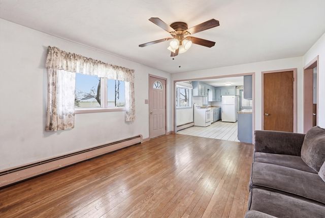 3 Amherst St, Grafton, MA 01536