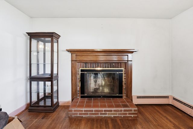 3 Amherst St, Grafton, MA 01536