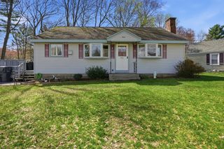 3 Amherst St, Grafton, MA 01536