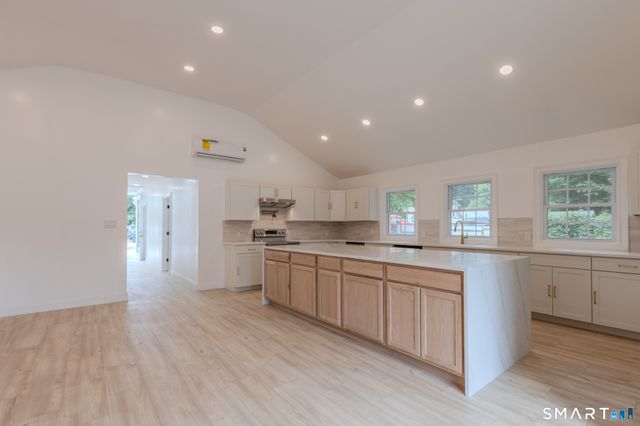 280 Shore Road, Old Lyme, CT 06371