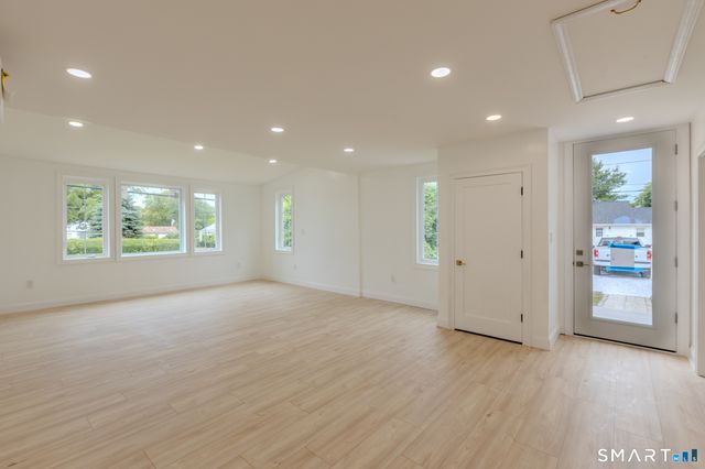 280 Shore Road, Old Lyme, CT 06371