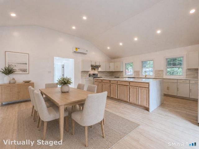280 Shore Road, Old Lyme, CT 06371