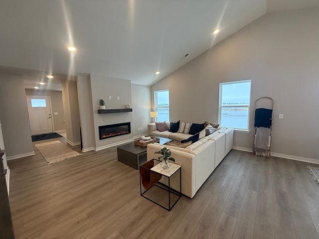 15049 Ashtown Lane, Rosemount, MN 55068