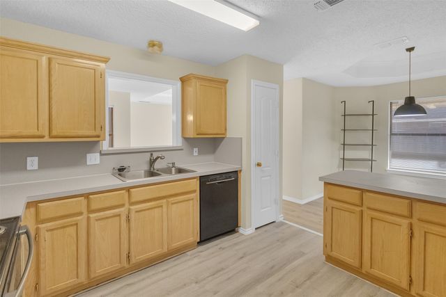 6713 Haltom Road, Fort Worth, TX 76137