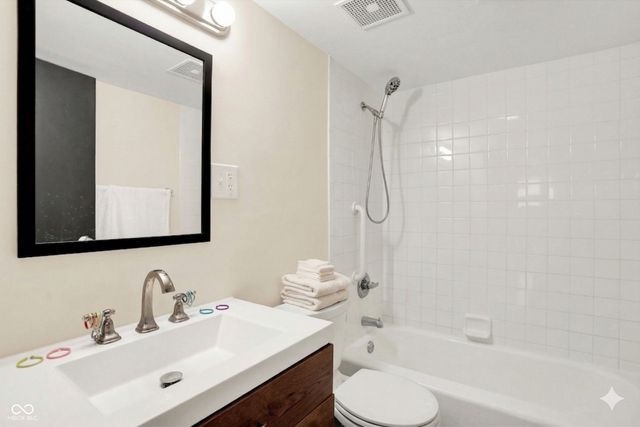 3965 N Meridian Street APT 5E, Indianapolis, IN 46208