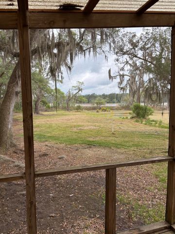 4107 Davison Road, Ravenel, SC 29470
