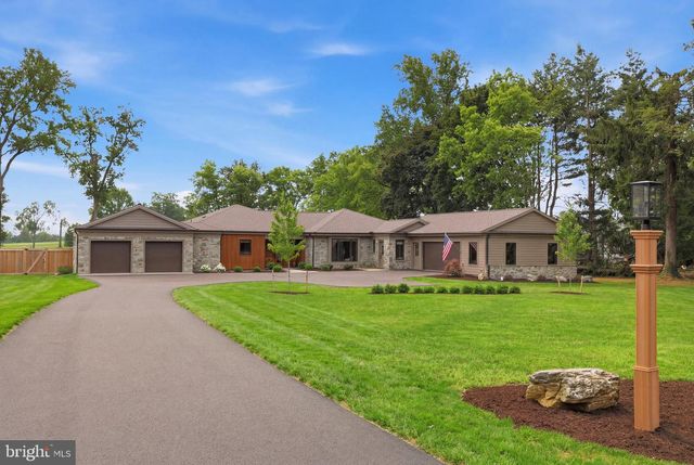 1536 NEW HOLLAND PIKE, Lancaster, PA 17601