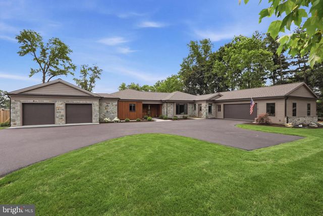 1536 NEW HOLLAND PIKE, Lancaster, PA 17601