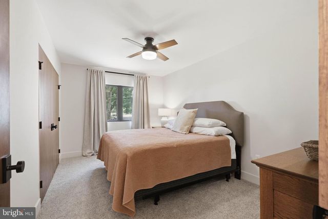 1536 NEW HOLLAND PIKE, Lancaster, PA 17601