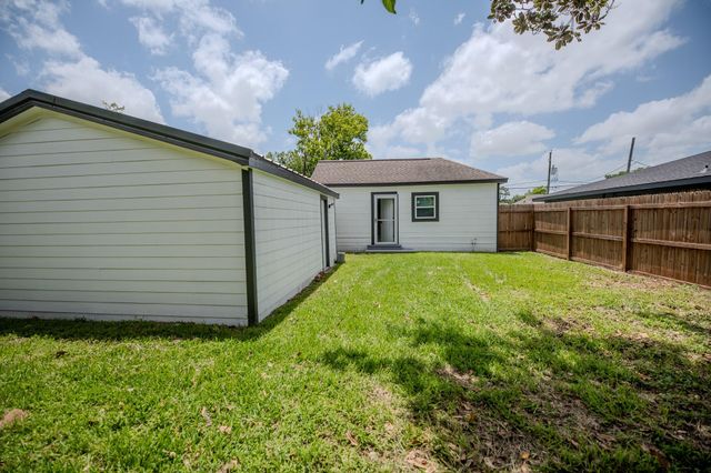 1225 Dutch Street, Deer Park, TX 77536