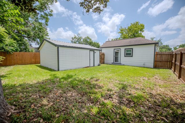 1225 Dutch Street, Deer Park, TX 77536