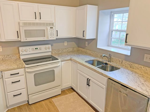 315 Ivy Ridge Drive, 315 315, Newport, KY 41076