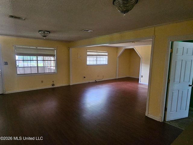 5411 Monaco Street, Pascagoula, MS 39581