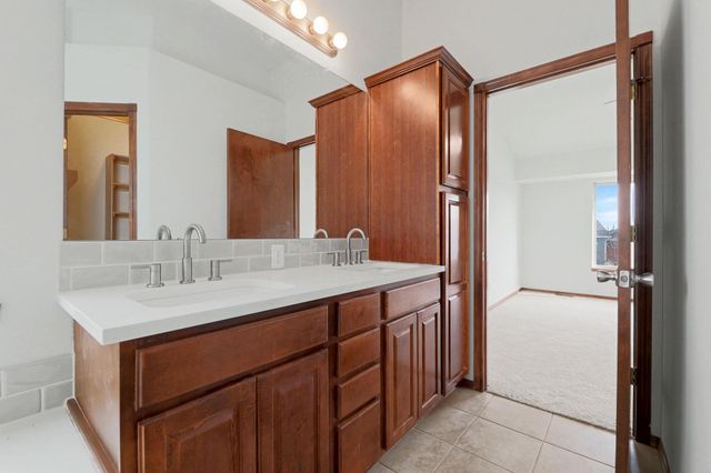 11428 E Pine Meadow Ct, Wichita, KS 67206