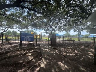 501 Valley Brook Drive, La Porte, TX 77571