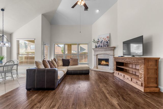 1517 Presley Way, Lantana, TX 76226
