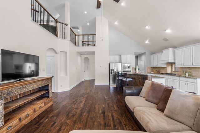 1517 Presley Way, Lantana, TX 76226