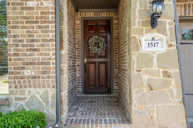 1517 Presley Way, Lantana, TX 76226