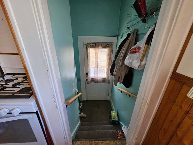 515 8th Ave NE, Minot, ND 58703