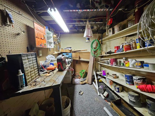 515 8th Ave NE, Minot, ND 58703