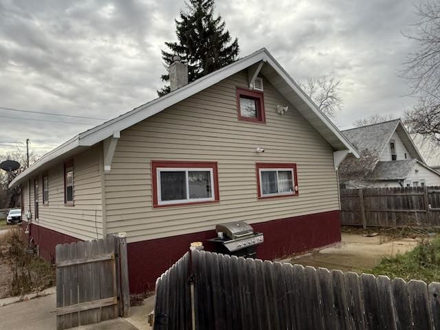 515 8th Ave NE, Minot, ND 58703