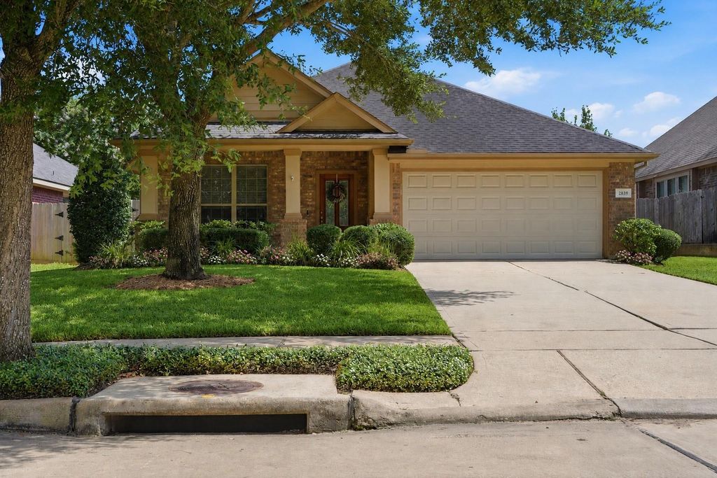 2839 Sage Creek Court, Richmond, TX 77406