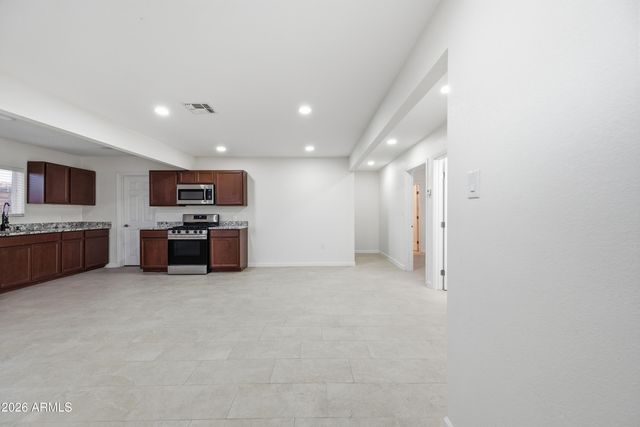 6644 S 6TH Avenue, Phoenix, AZ 85041