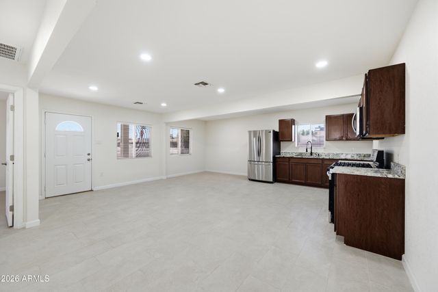 6644 S 6TH Avenue, Phoenix, AZ 85041