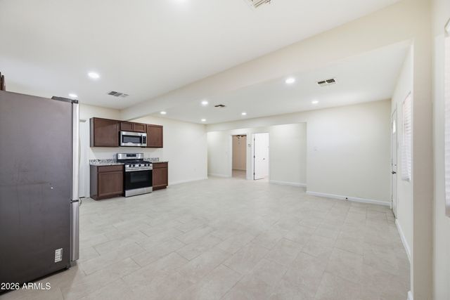 6644 S 6TH Avenue, Phoenix, AZ 85041