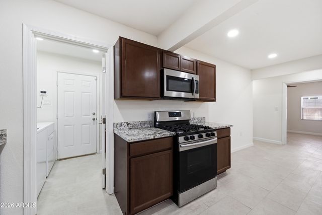 6644 S 6TH Avenue, Phoenix, AZ 85041