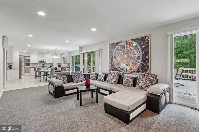 16 VICTORIA PLACE, West Windsor, NJ 08550