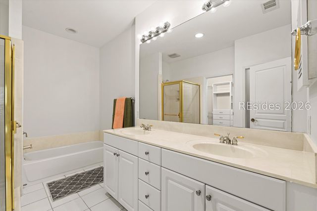 15 Indigo Run Dr Unit 5, Hilton Head Island, SC 29926