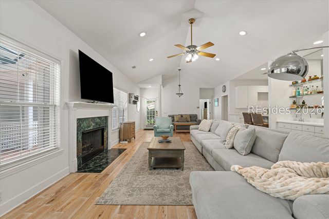 15 Indigo Run Dr Unit 5, Hilton Head Island, SC 29926