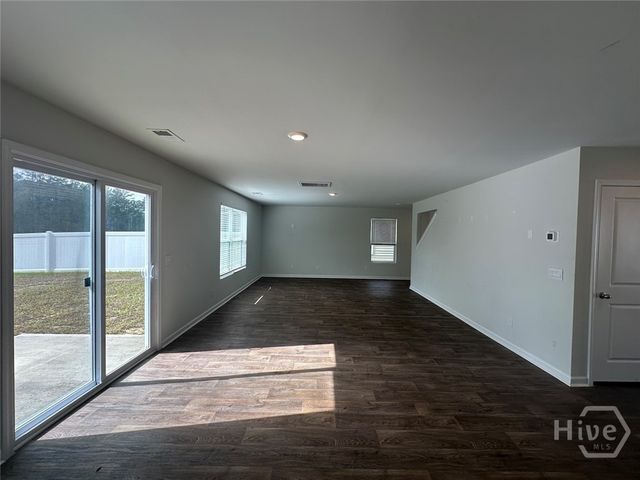 556 Turpentine Trail, Bloomingdale, GA 31302